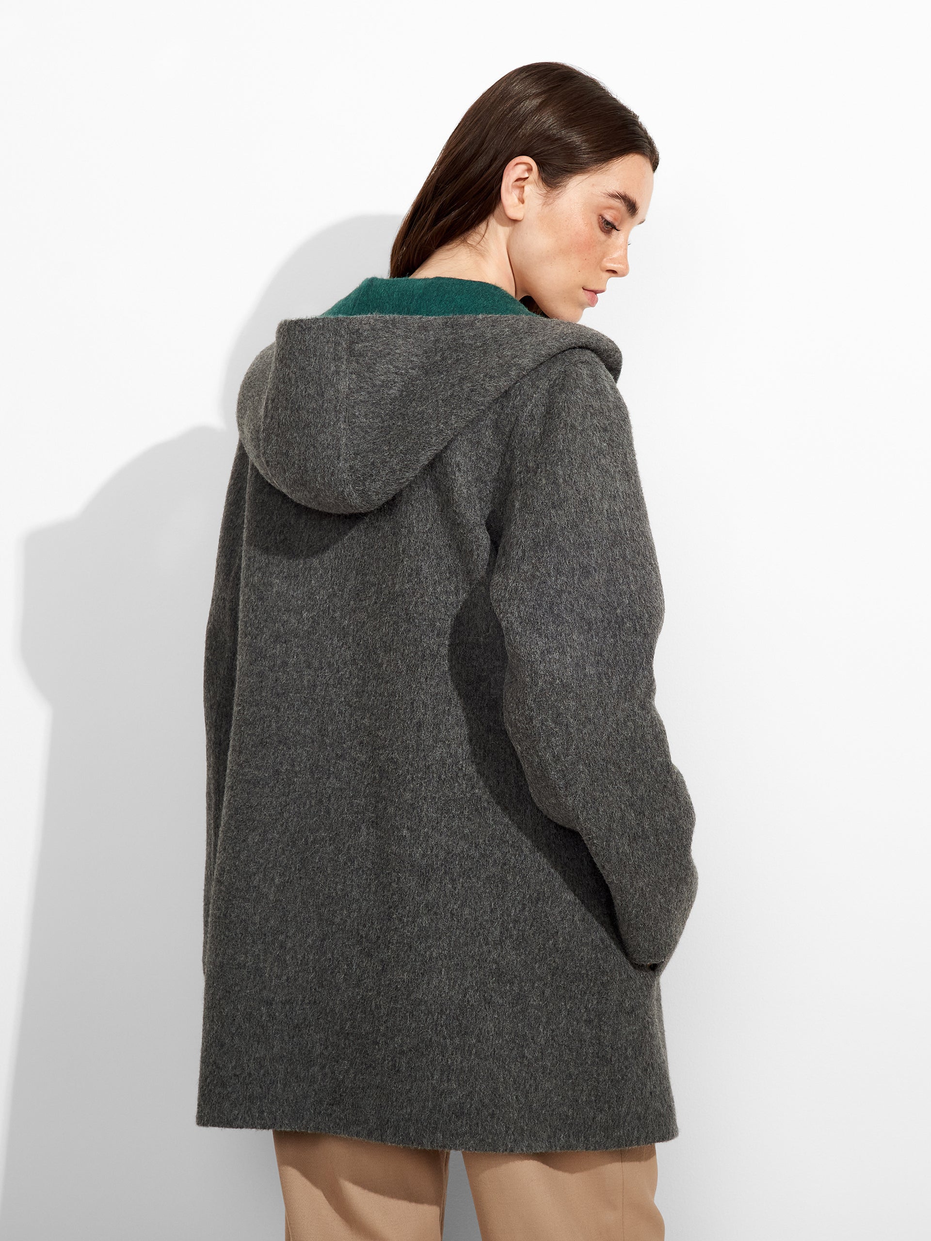 Abrigo Alaia De Baby Alpaca Color Verde - Image 9