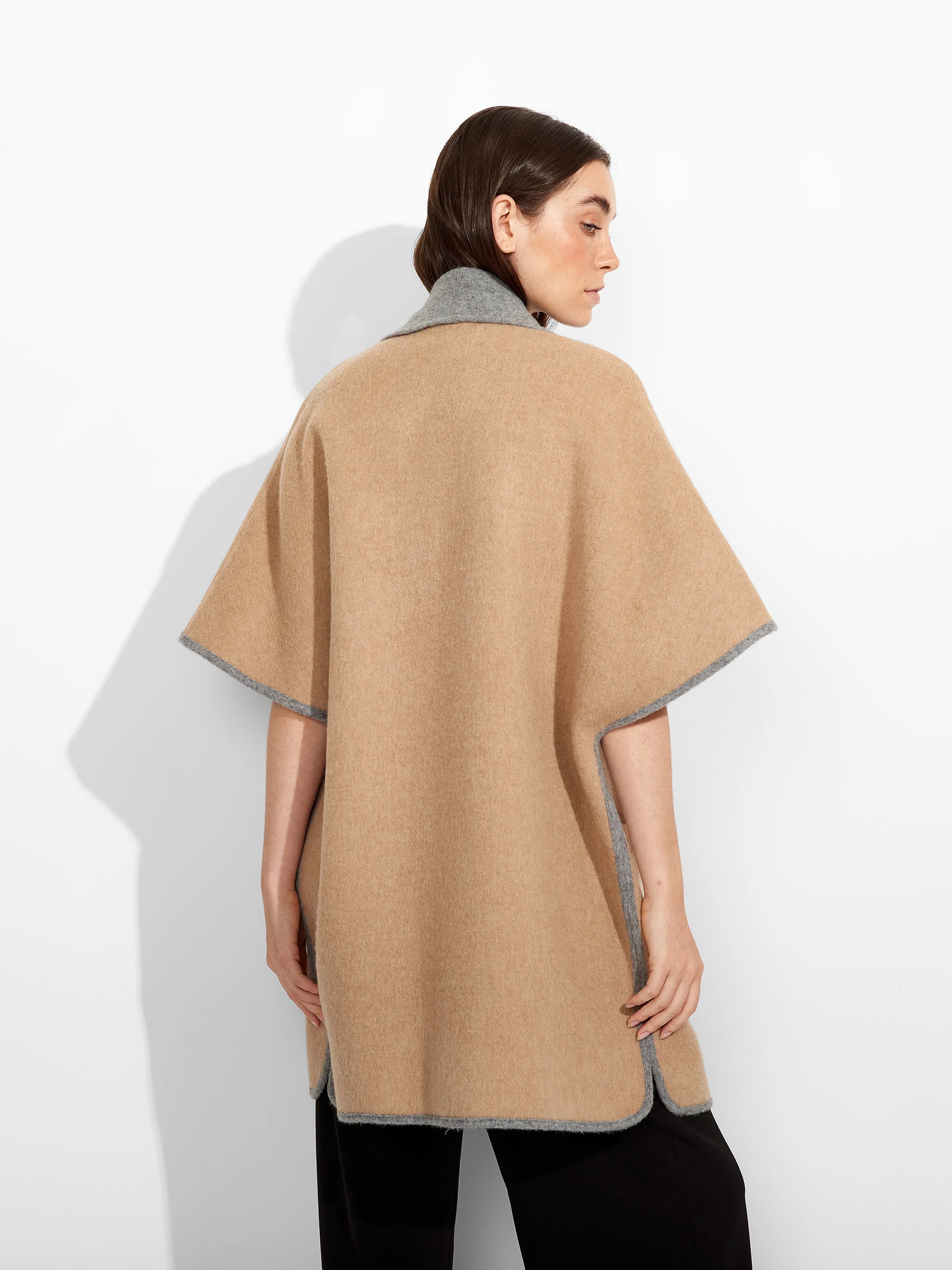 Capa Zea De Baby Alpaca Color Beige - Image 4