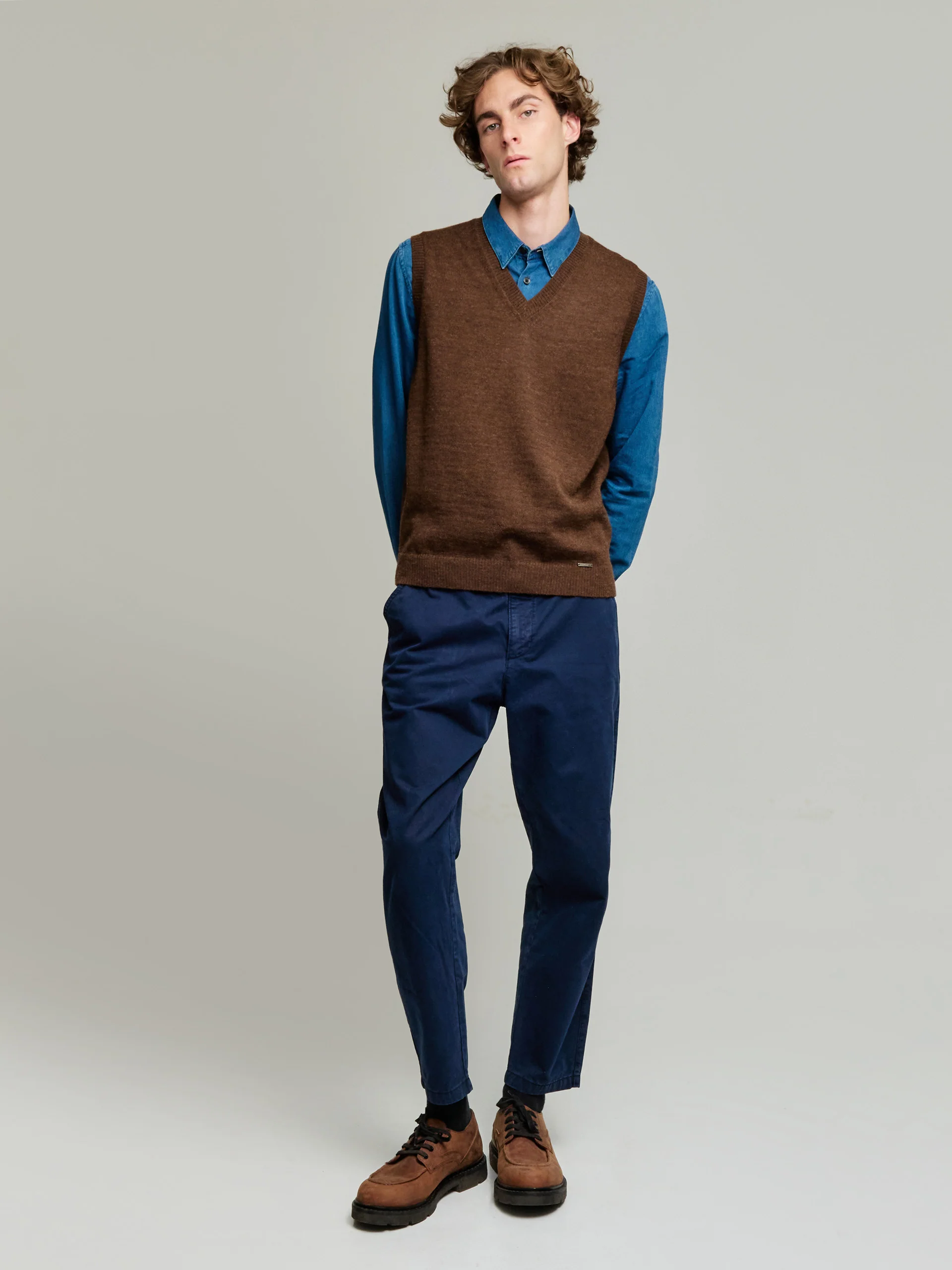 Chaleco Abel De Baby Alpaca Color Marrón - Image 4