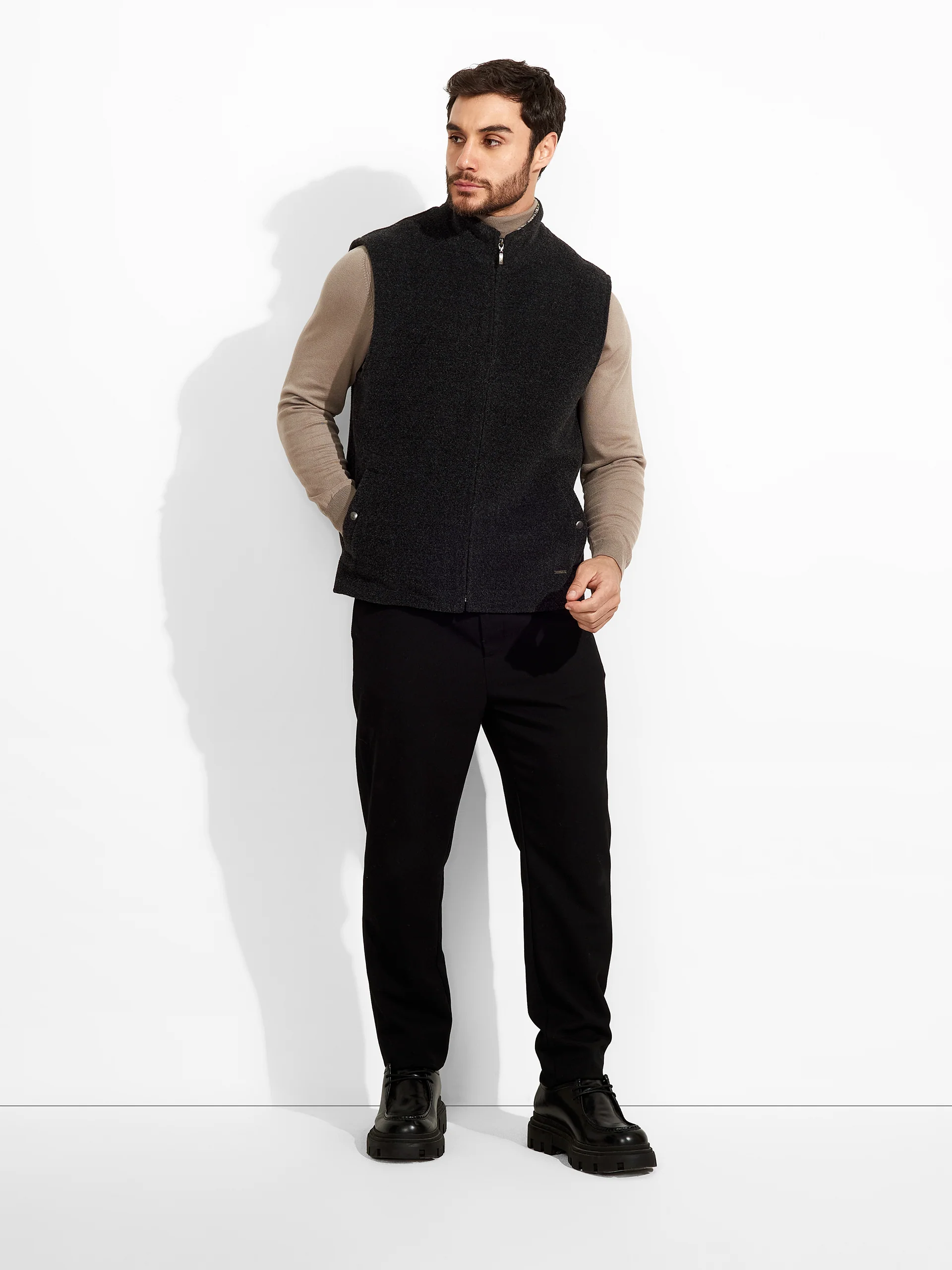 Chaleco Zunkle De Lana Color Gris - Image 4