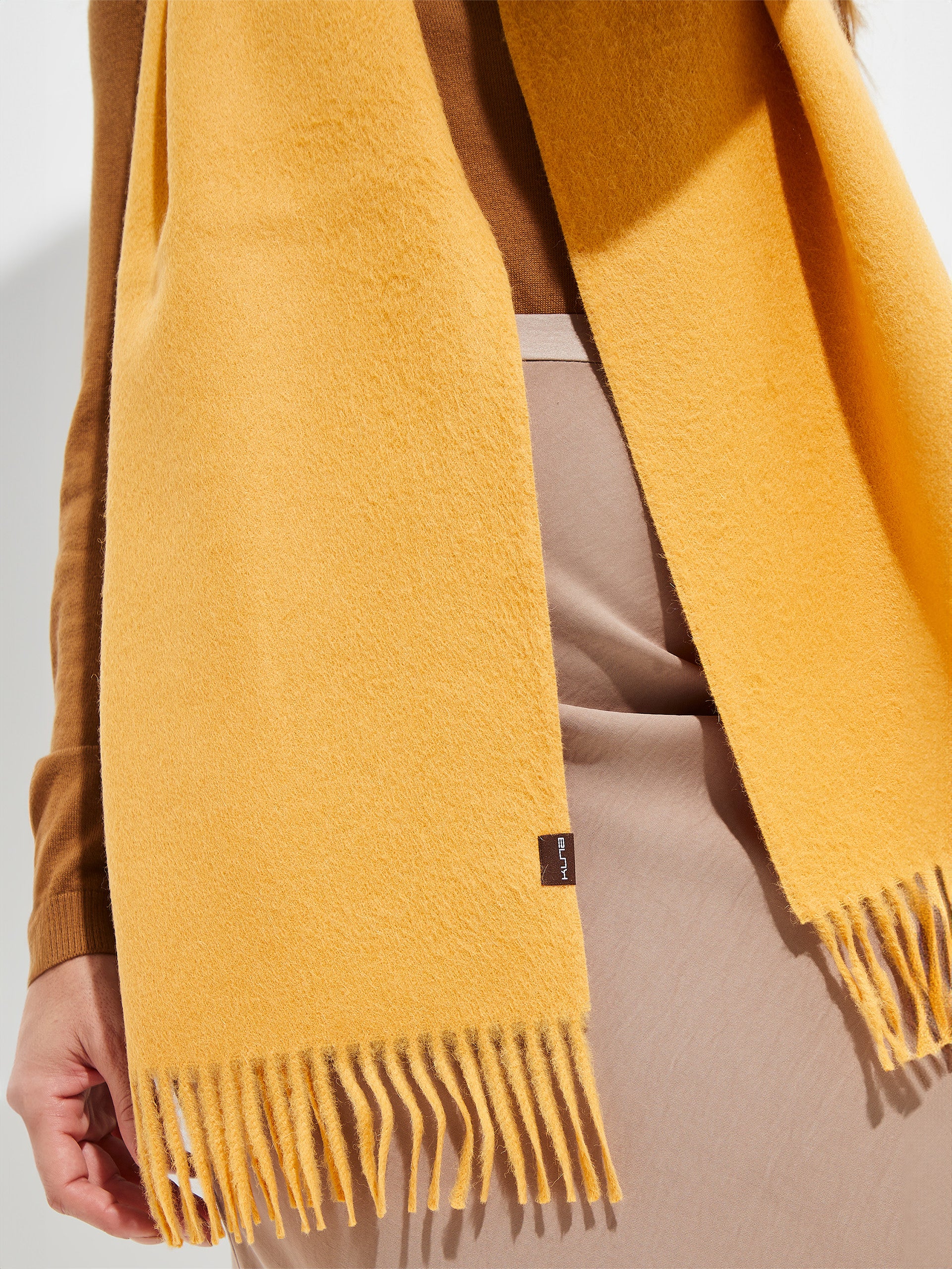 Chalina Jamas De Royal Alpaca Color Amarillo - Image 3