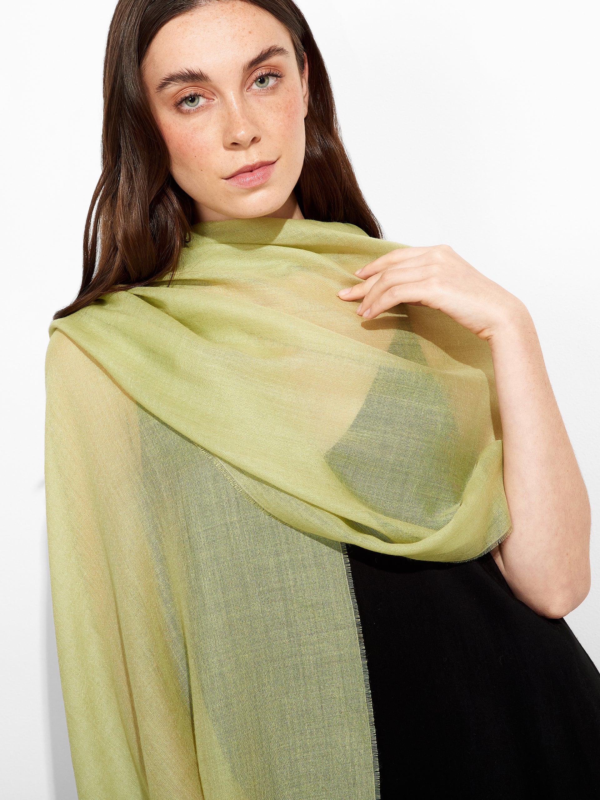 Estola Alondra De Baby Alpaca Color Verde Claro - Image 3