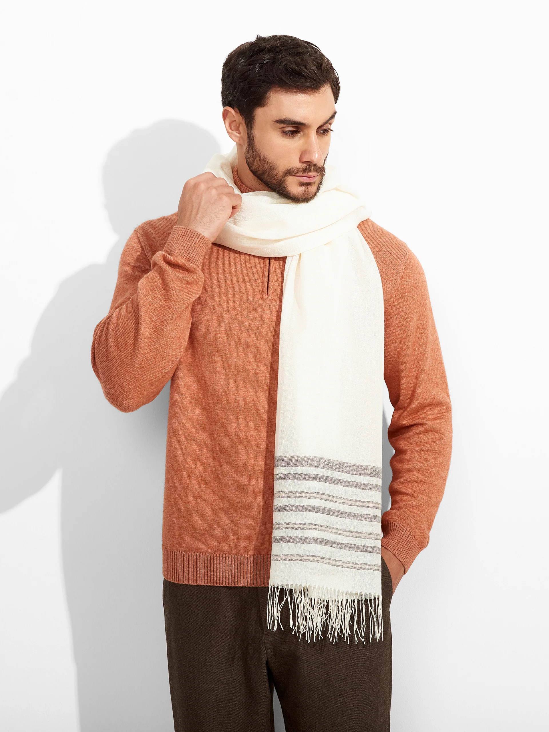 Estola Mao De Baby Alpaca Color Ecru - Image 4