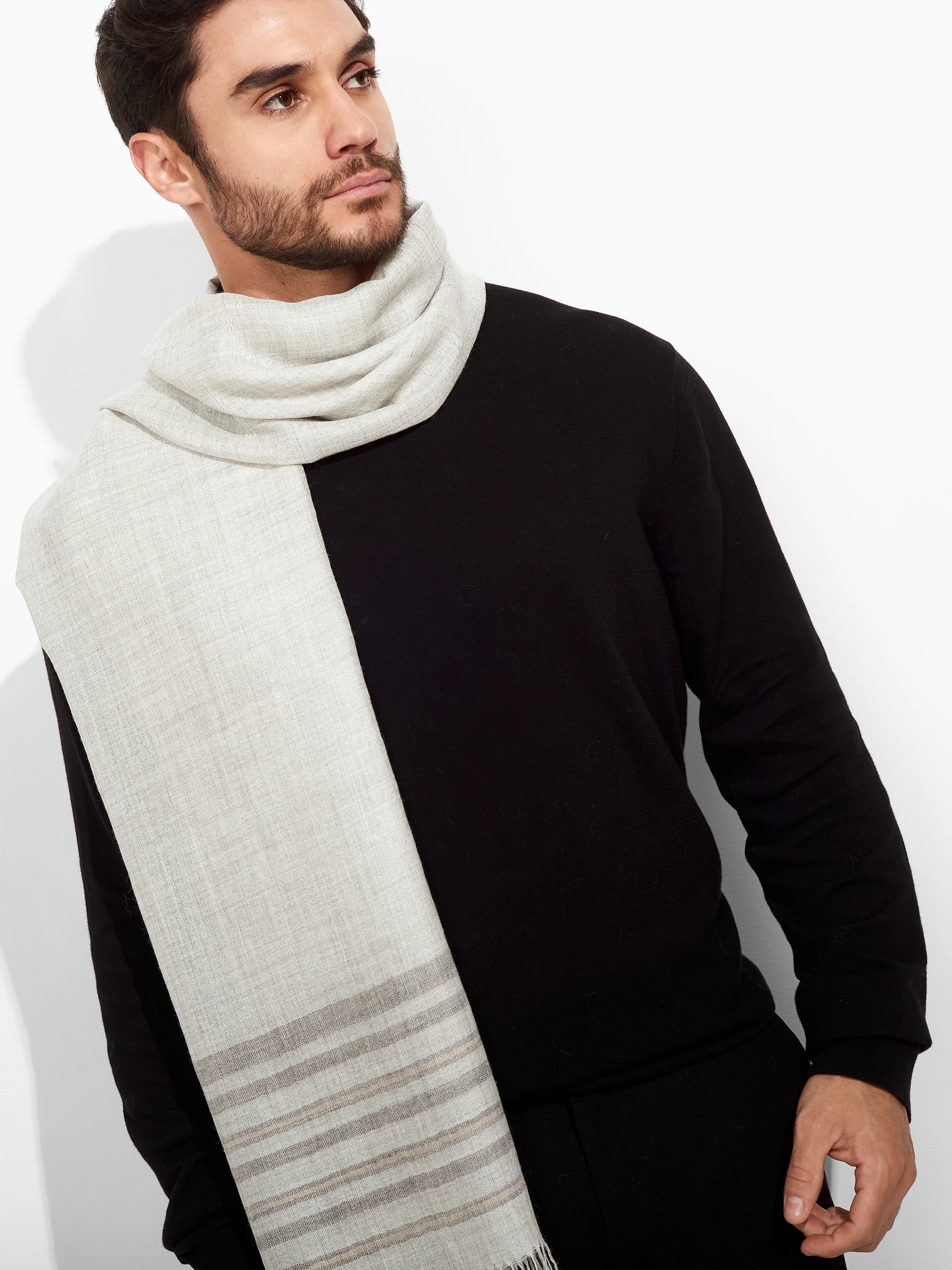 Estola Mao De Baby Alpaca Color Gris - Image 5