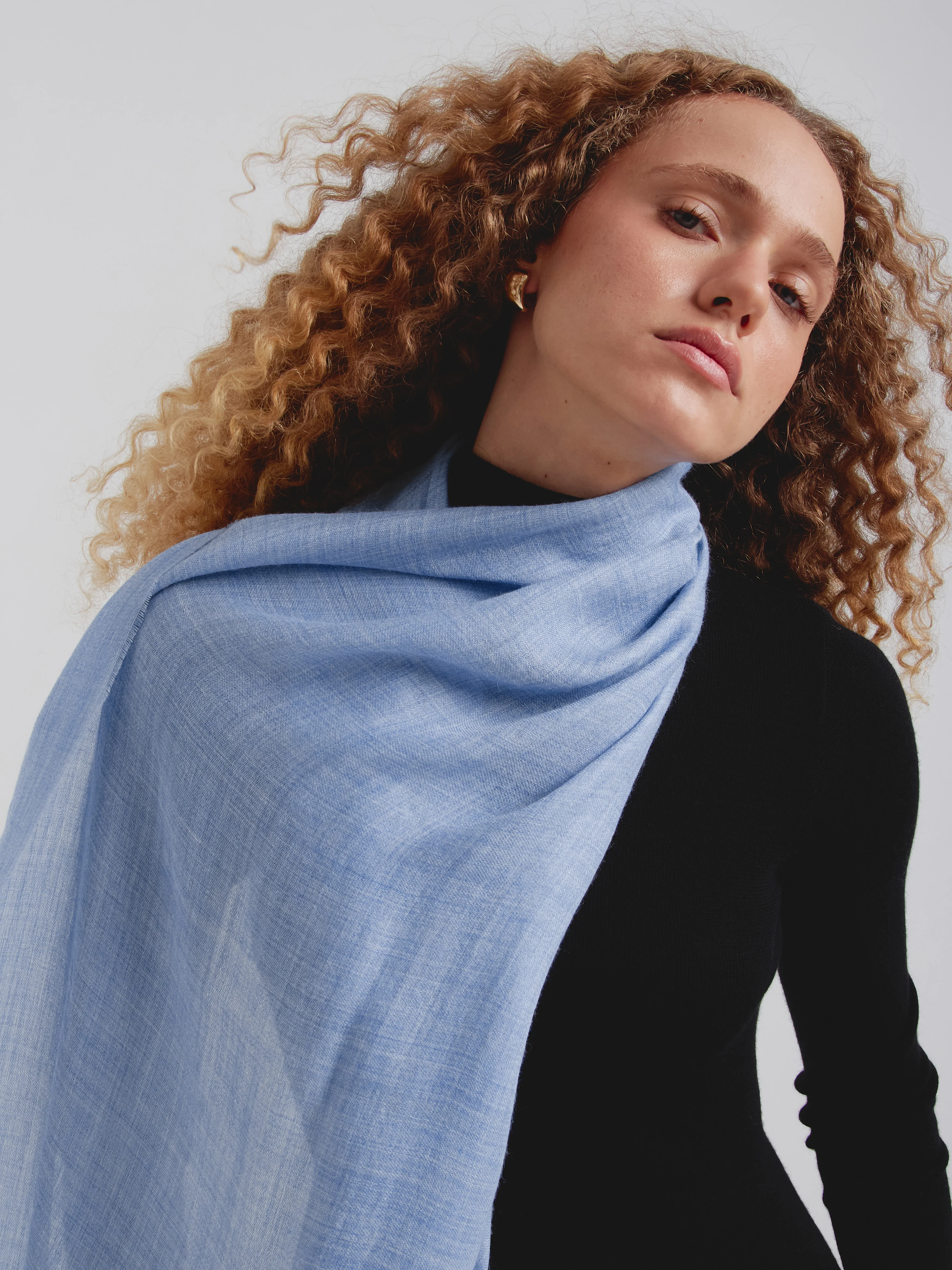 Estola Teaberry De Baby Alpaca Color Celeste - Image 3