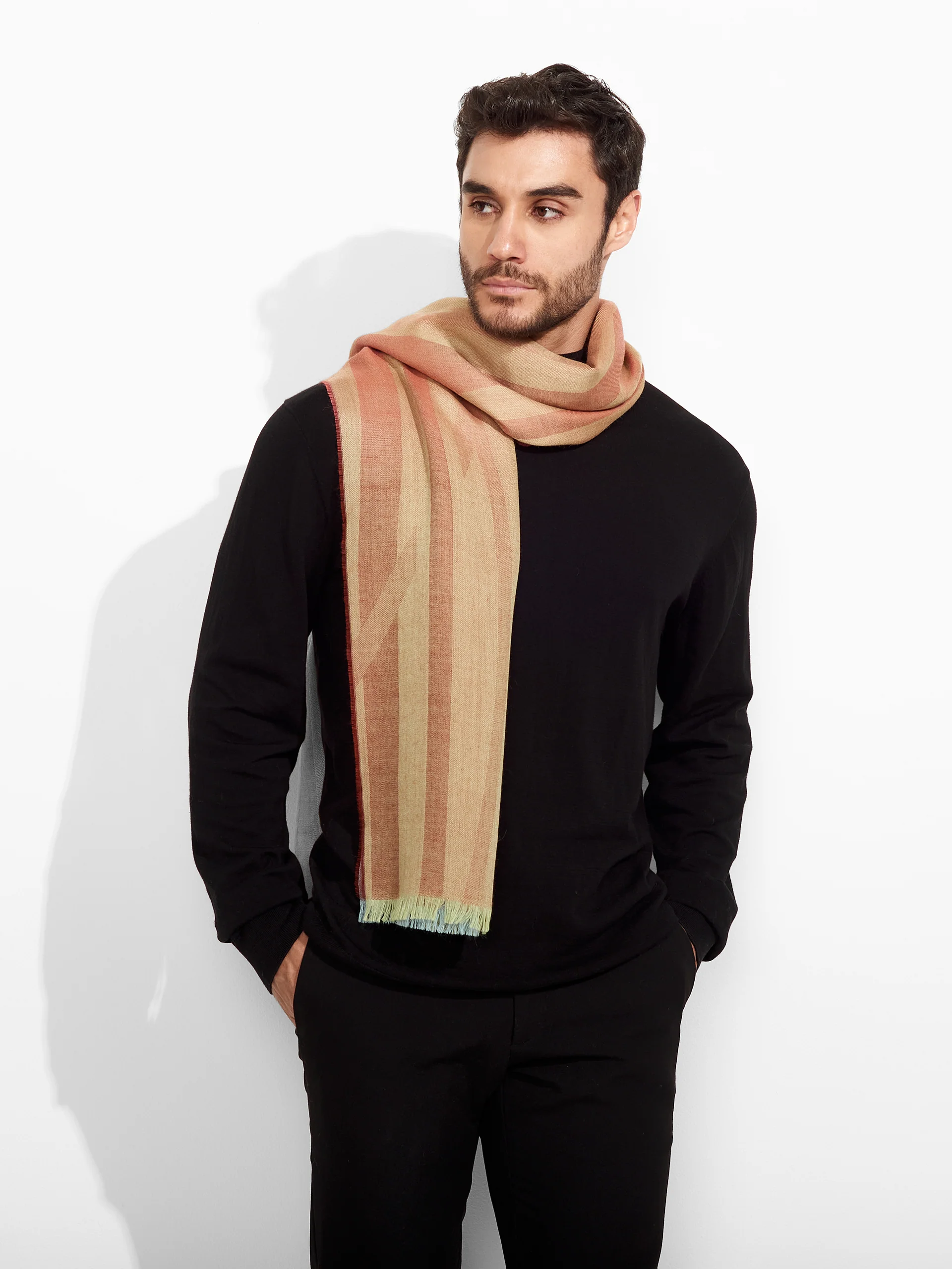 Estola Zakiri De Baby Alpaca Color Rojo - Image 4