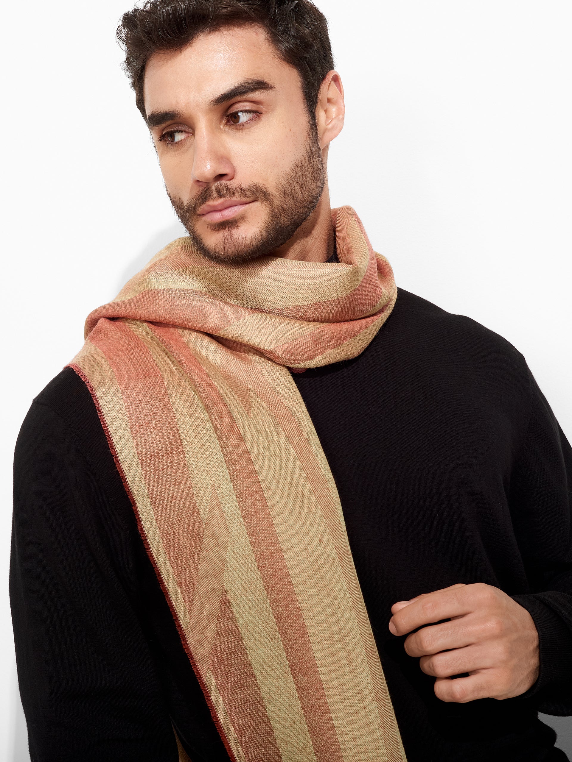 Estola Zakiri De Baby Alpaca Color Rojo - Image 5