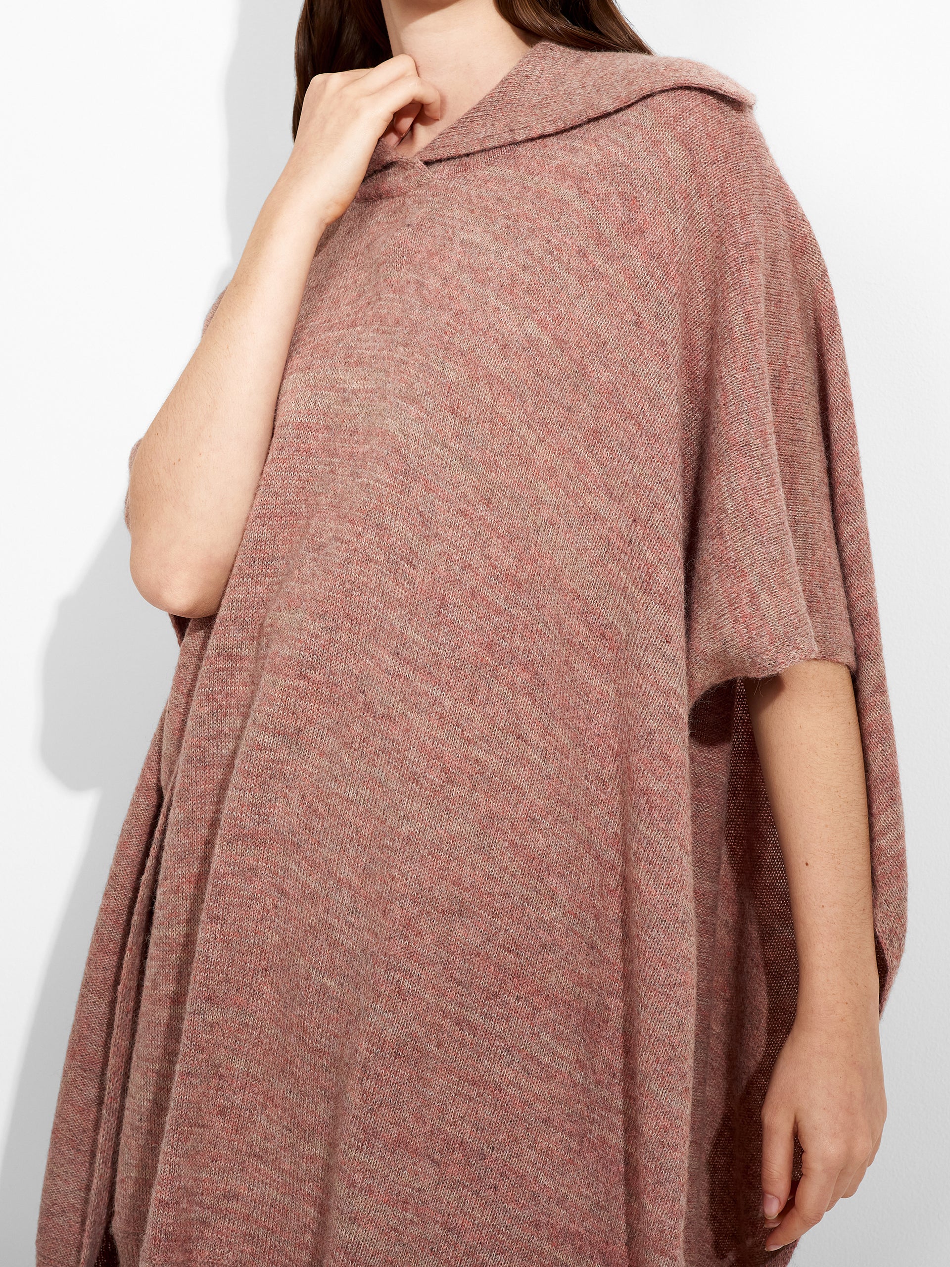 Poncho Zoila De Baby Alpaca Color Rosado - Image 5