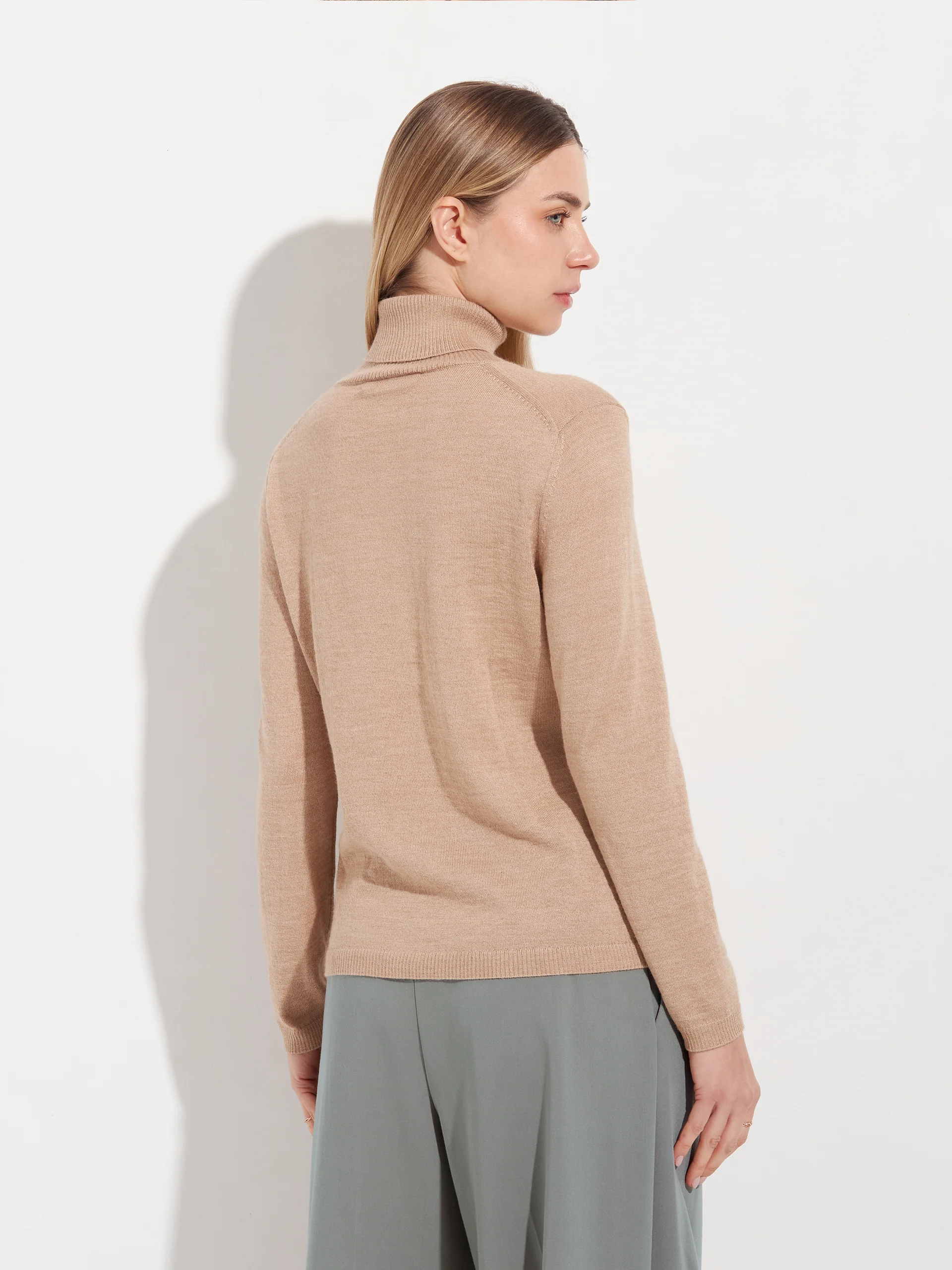 Suéter Amber De Baby Alpaca Color Beige - Image 3