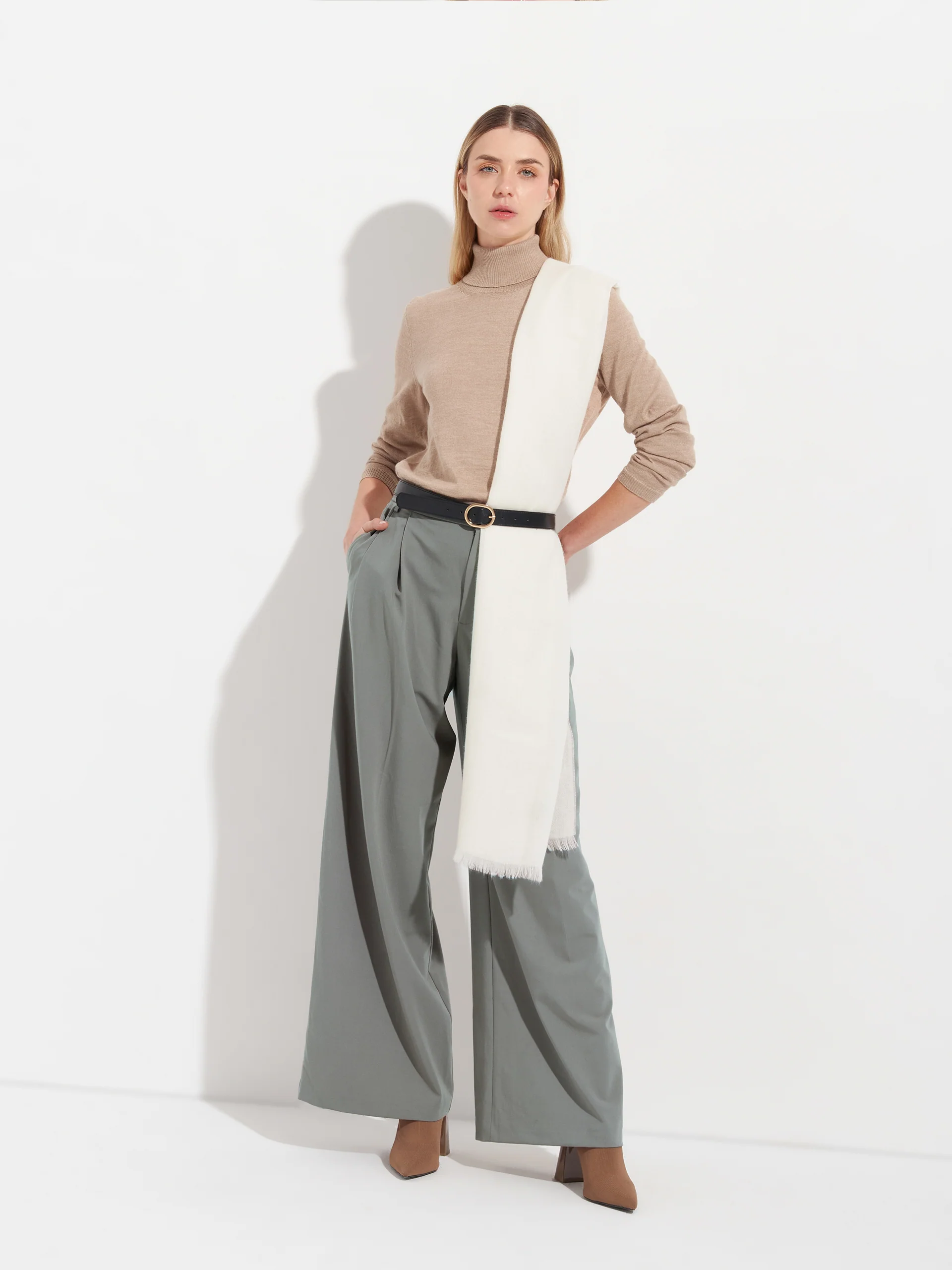 Suéter Amber De Baby Alpaca Color Beige - Image 4