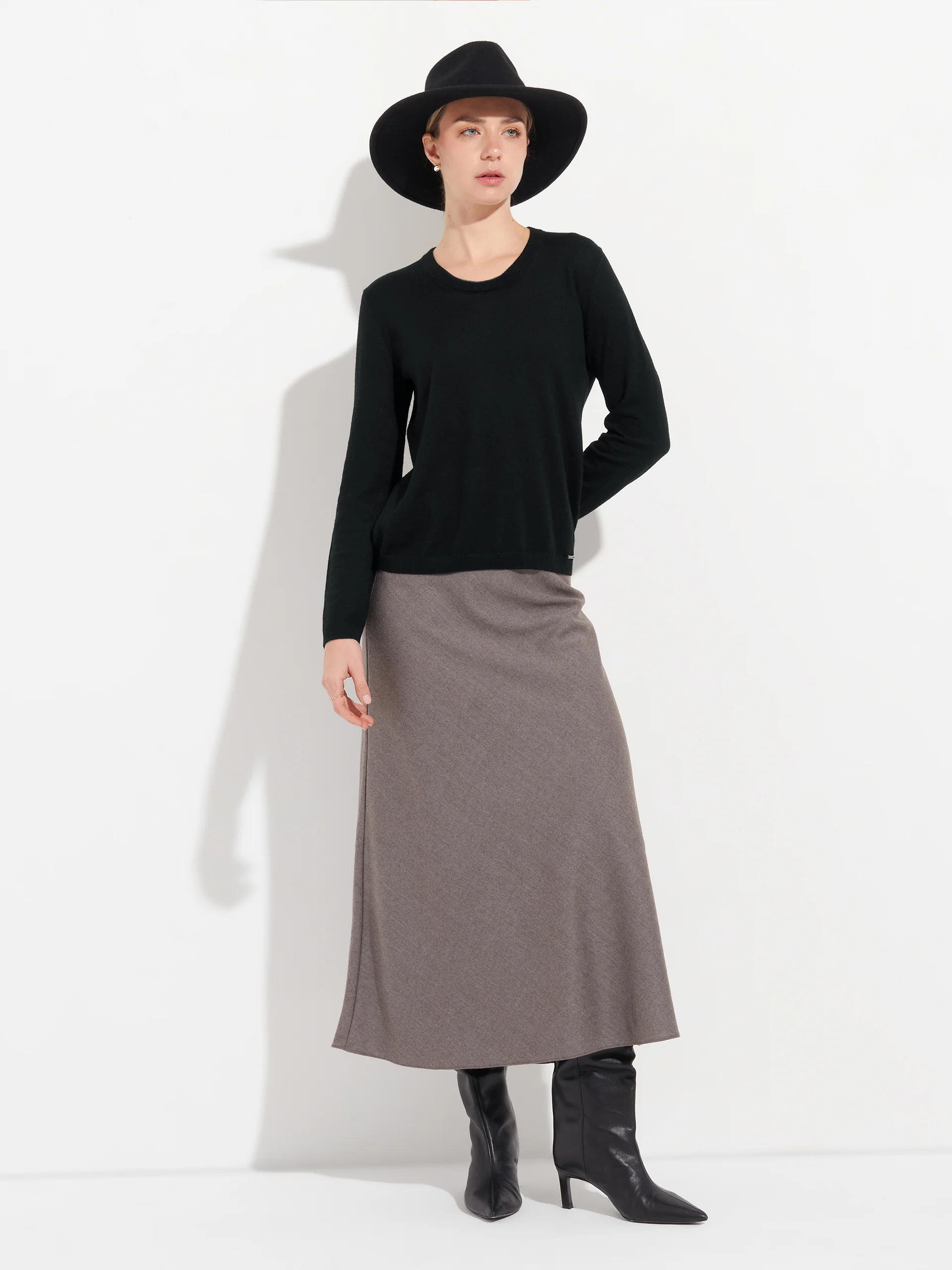 Suéter Anya De Baby Alpaca Color Negro - Image 4