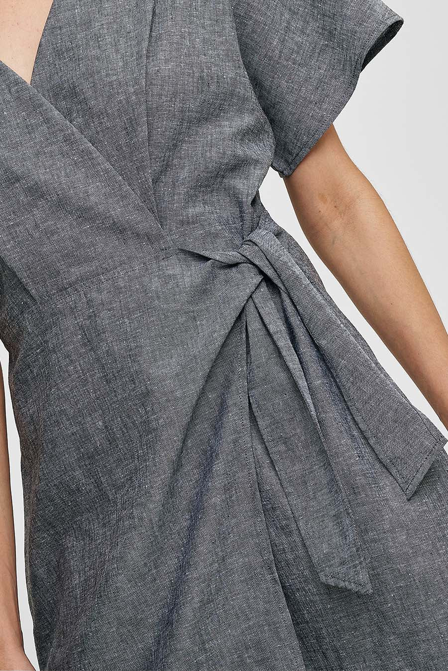 Vestido Wrapped De Lino Color Gris Oscuro - Image 5