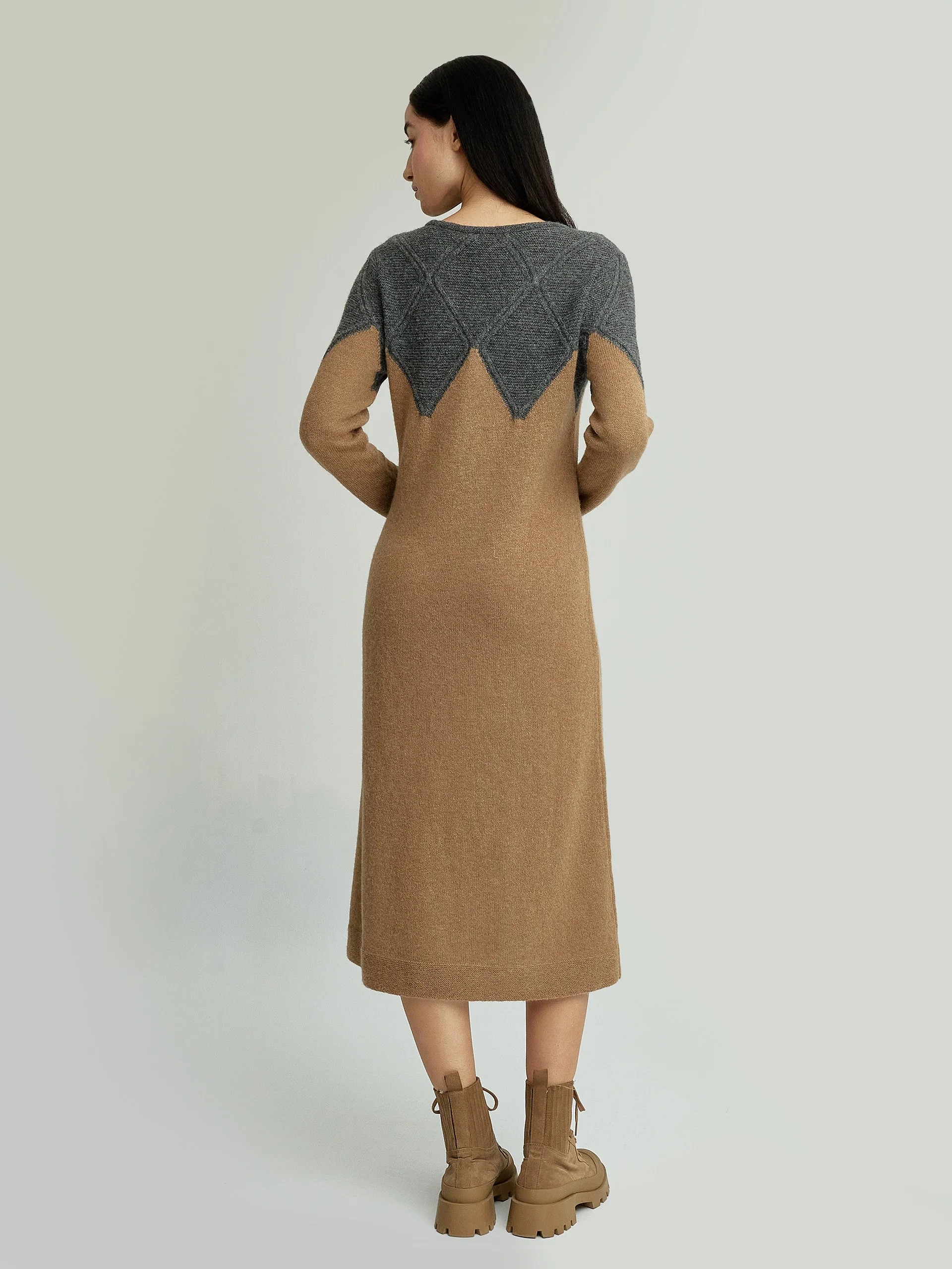 Vestido Yelissa De Baby Alpaca Color Camel - Image 3